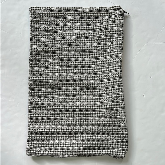 Pottery Barn Gray Ribbed Pencil Accent Pillowcase - Picture 2 of 4